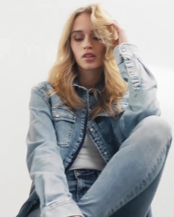 Still 2 from Cars Jeans
