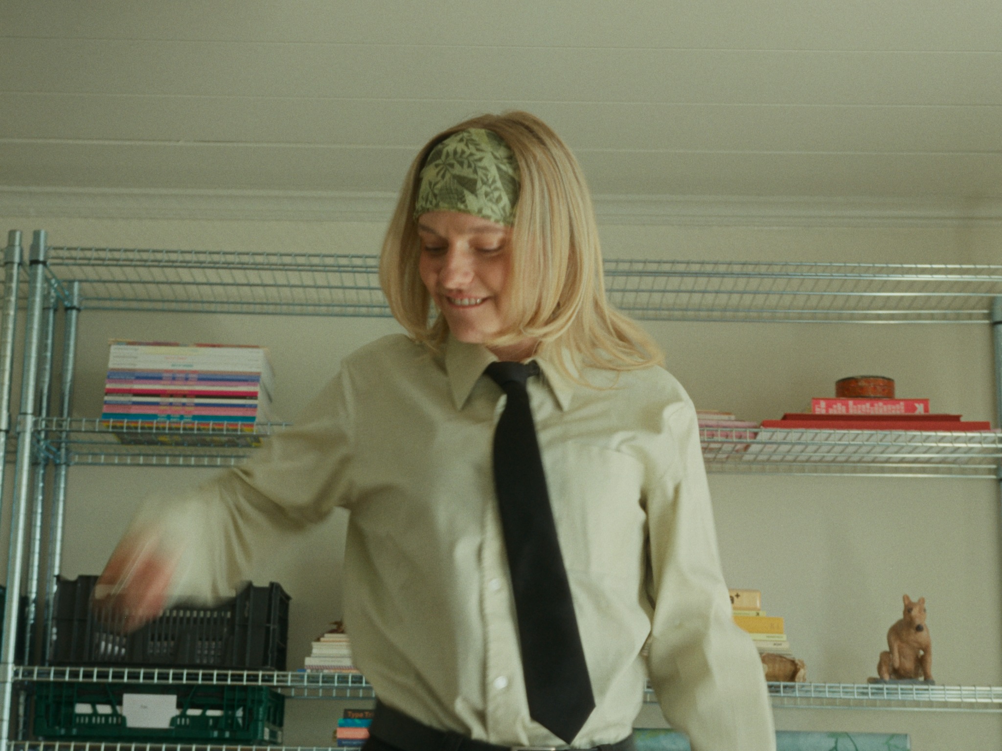 Still from LOE - Meneer